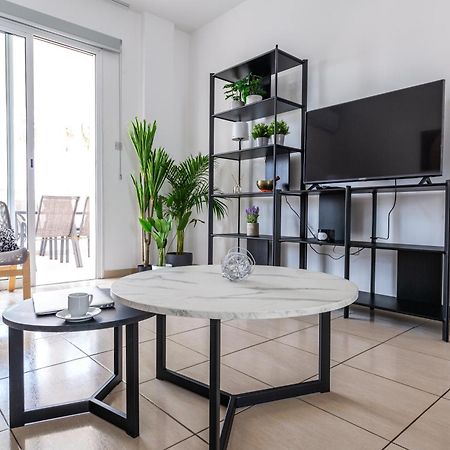 Beautiful 2 Bed Apartment In Paphos Cyprus Exteriér fotografie