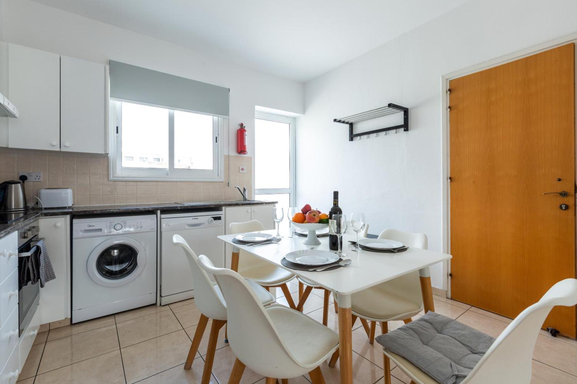Beautiful 2 Bed Apartment In Paphos Cyprus Exteriér fotografie