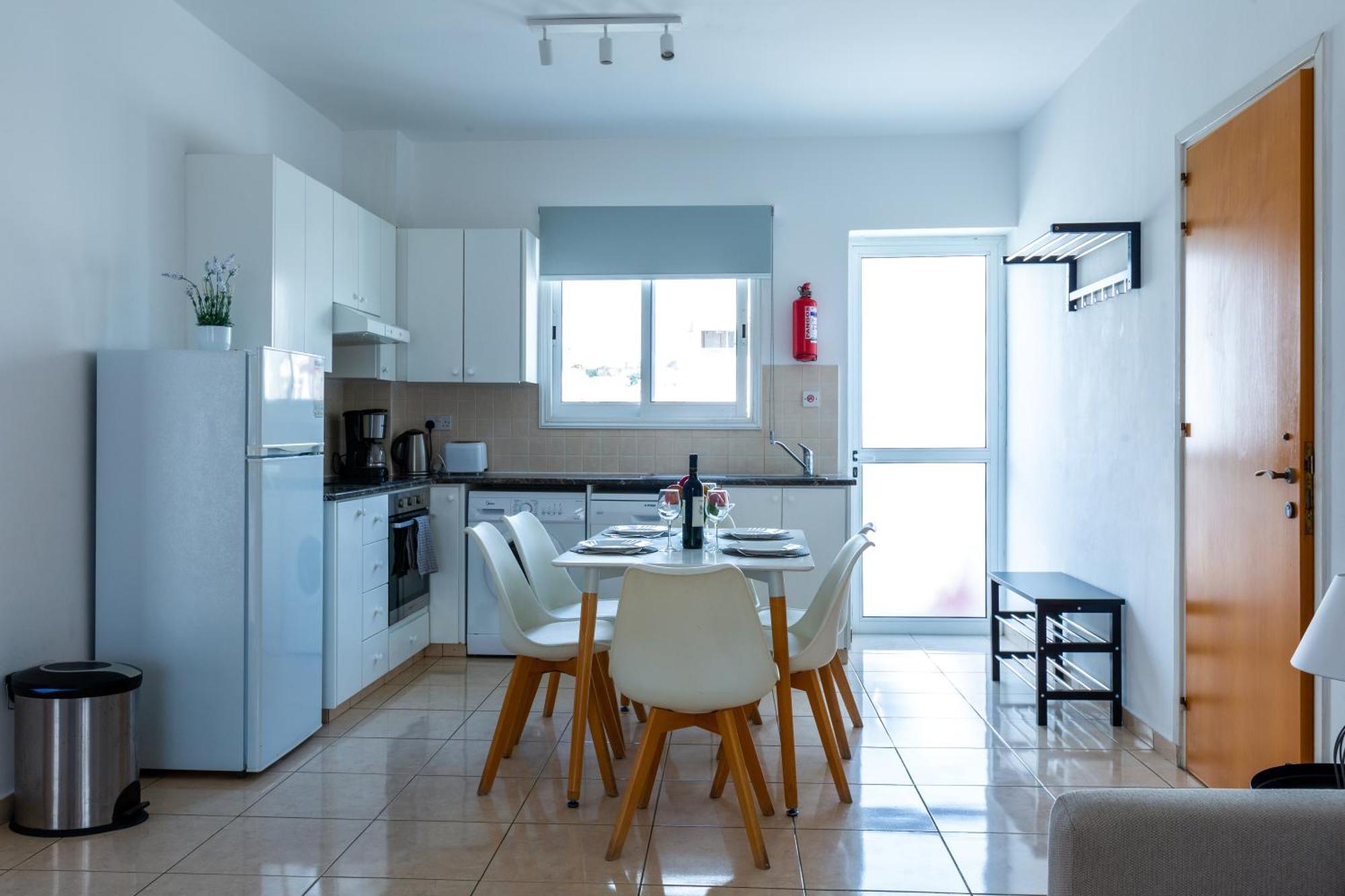 Beautiful 2 Bed Apartment In Paphos Cyprus Exteriér fotografie