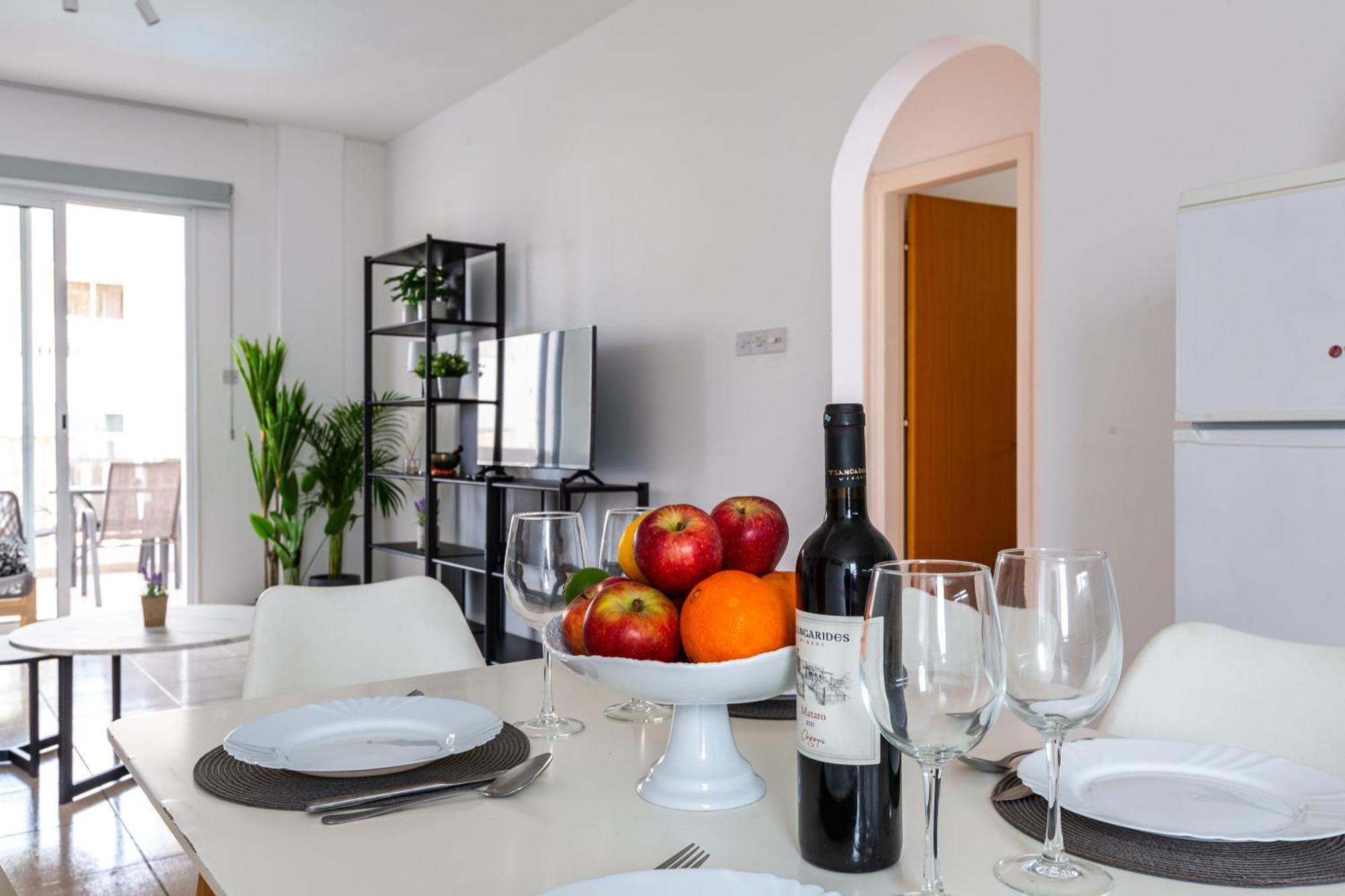Beautiful 2 Bed Apartment In Paphos Cyprus Exteriér fotografie