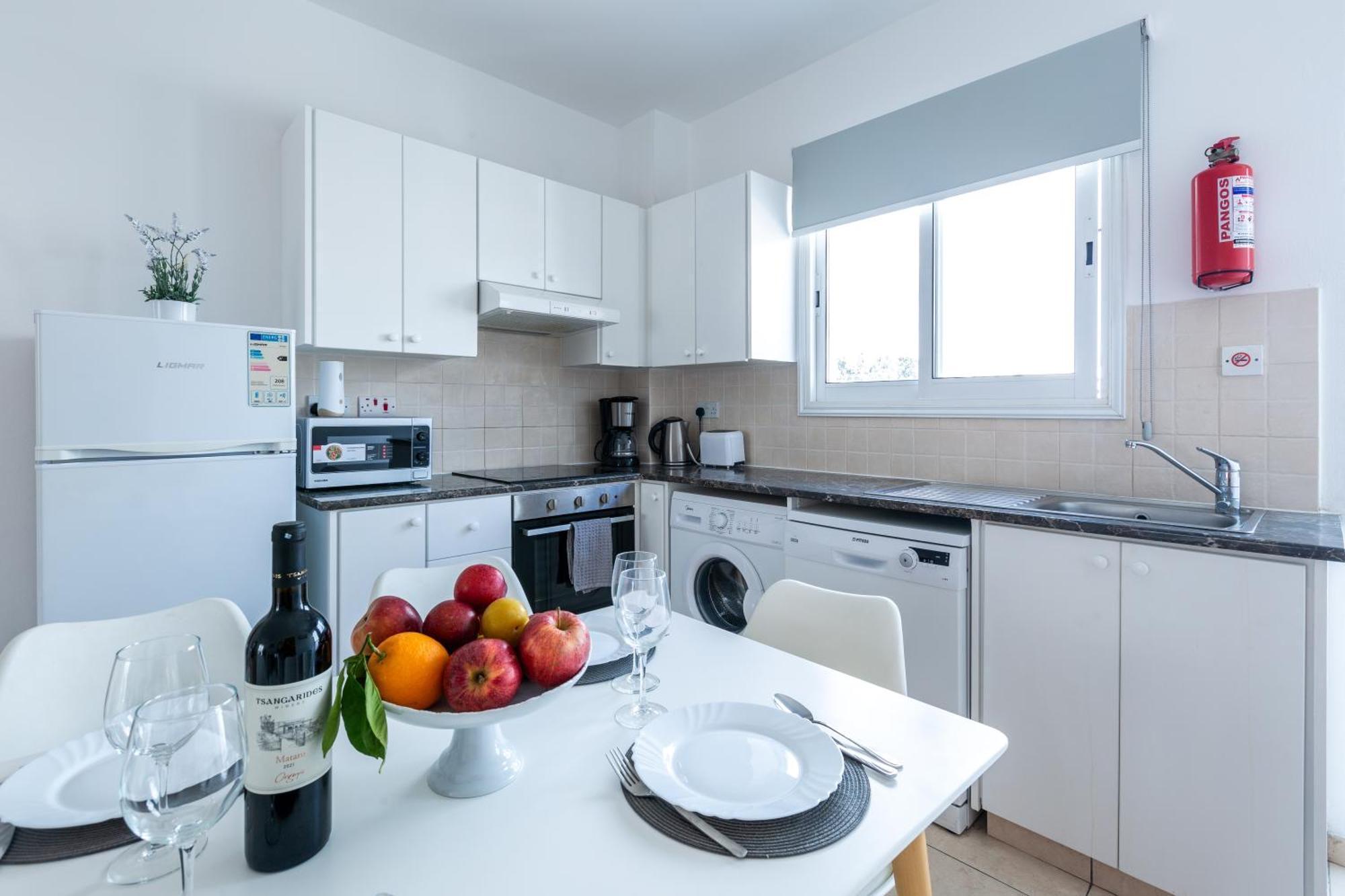 Beautiful 2 Bed Apartment In Paphos Cyprus Exteriér fotografie