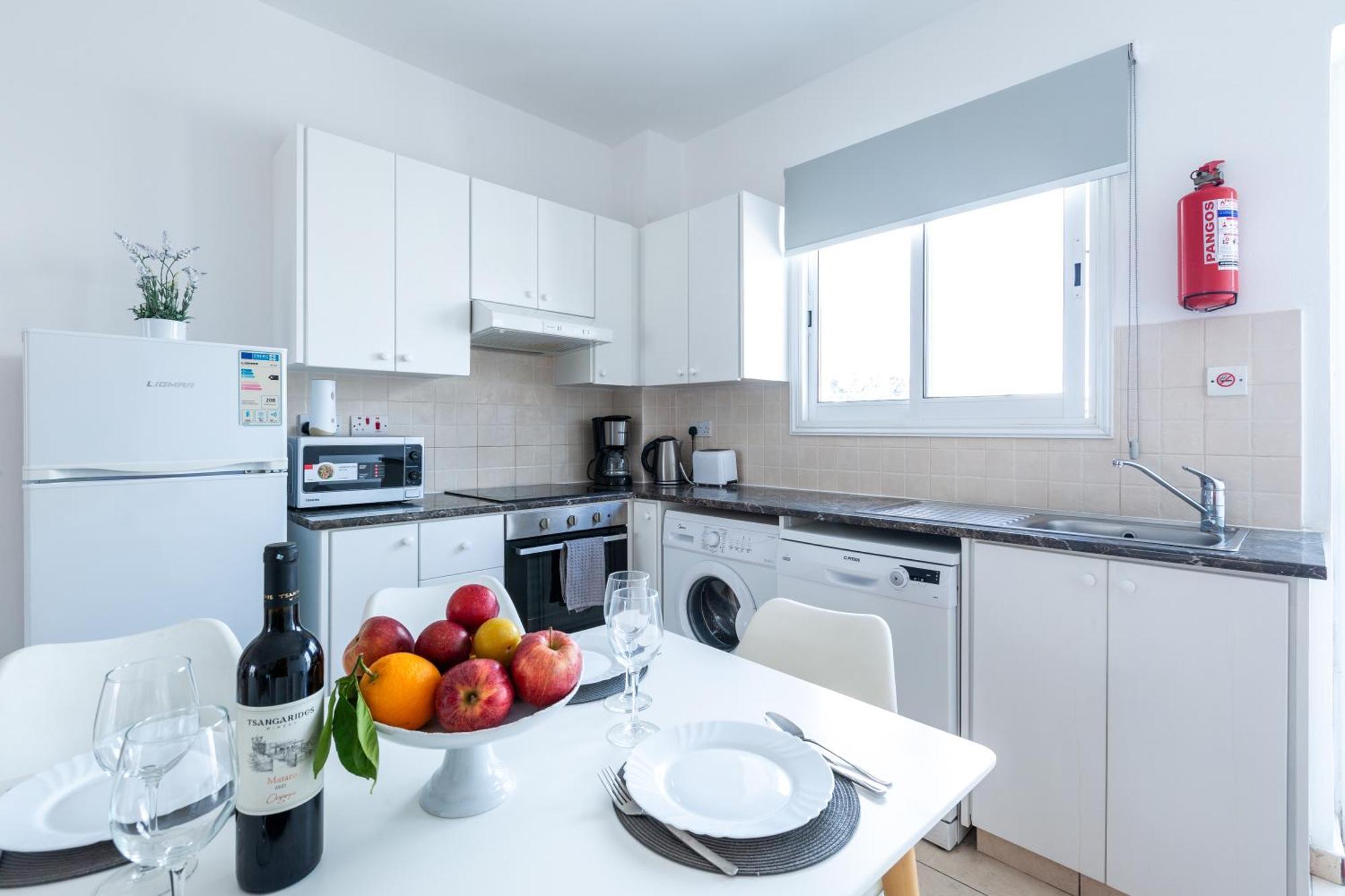 Beautiful 2 Bed Apartment In Paphos Cyprus Exteriér fotografie